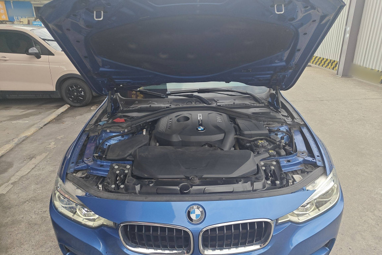 宝马3系 2018款 320i M运动套装机舱底盘24