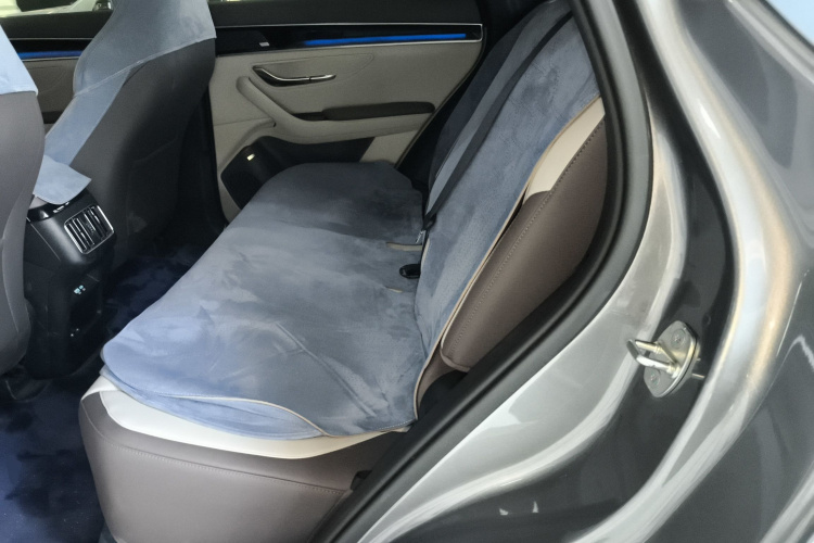 比亚迪 宋PLUS新能源 2025款 DM-i 160KM 旗舰PLUS中控内饰7004