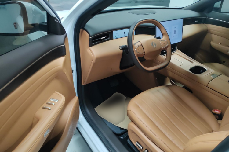 东风风神L8 2025款 185KM理想版中控内饰20