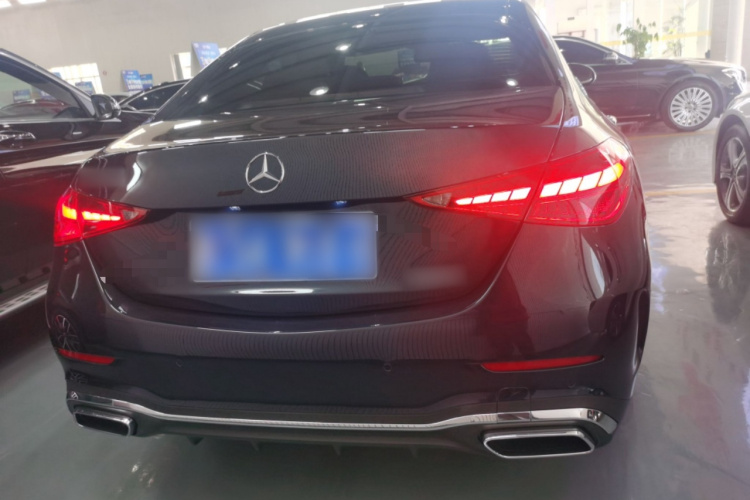 奔驰C级 2023款 改款二 C 260 L 运动版车身外观6