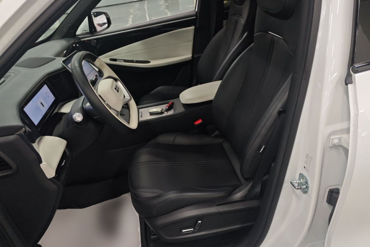 吉利银河 银河L7 2023款 1.5T 55km PRO中控内饰19