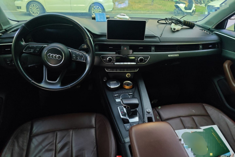 奥迪A4L 2017款 45 TFSI quattro 风尚型中控内饰12