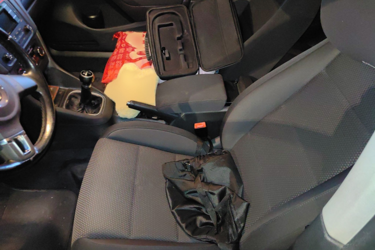 大众 高尔夫 2012款 1.6 手动舒适型局部细节19