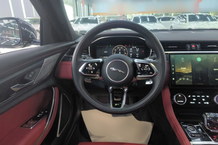 捷豹XFL 2023款 XFL 2.0T P250 两驱精英运动版局部细节13