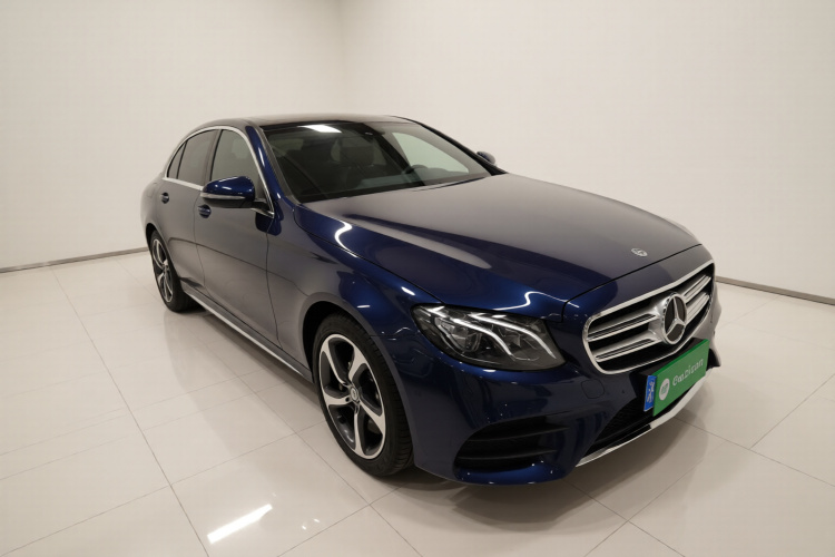 奔驰E级 2018款 改款 E 300 L 运动豪华型车身外观3