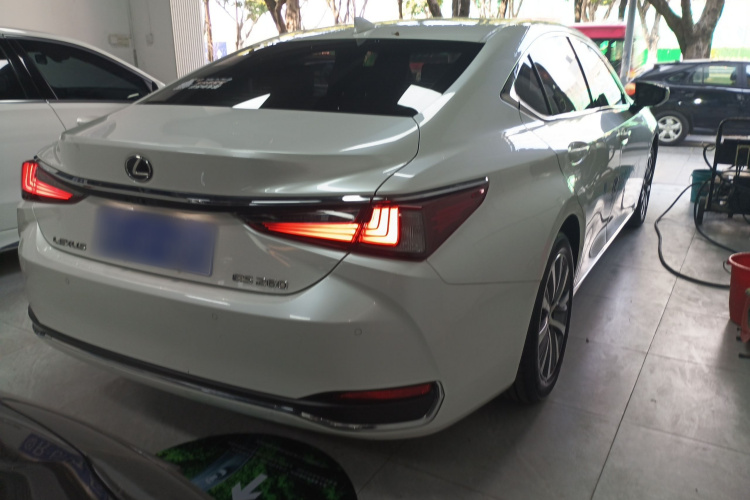 雷克萨斯ES 2018款 260 卓越版 国V车身外观7