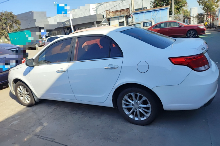 吉利汽车 远景 2015款 1.5L 手动精英型车身外观4