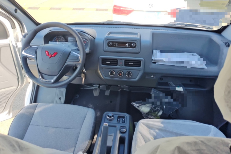 五菱汽车 五菱扬光 2024款 300KM 舒适型客车版 75kW中控内饰12