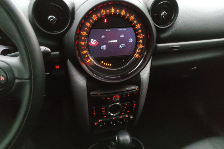 MINI Countryman 2016款 1.6T COOPER ALL4 Park Lane局部细节16