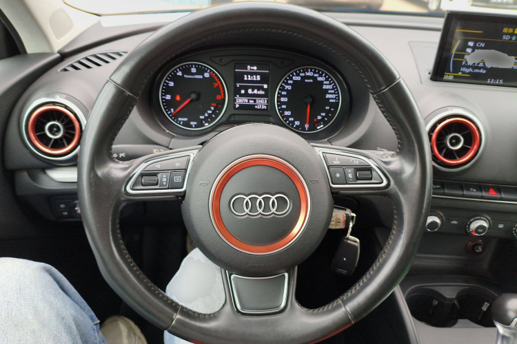 奥迪A3 2015款 Sportback 35 TFSI 百万纪念智领型中控内饰13