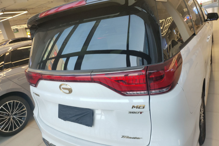 广汽传祺 传祺M8 2023款 大师系列 390T 四座御尊版车身外观6