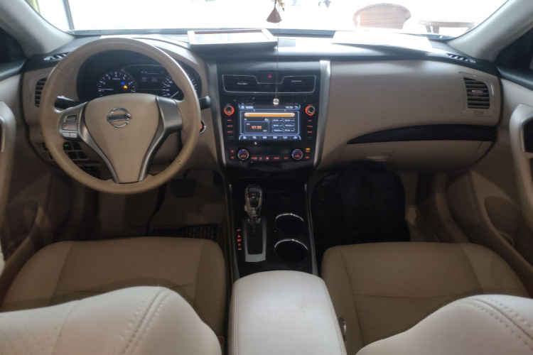 日产 天籁 2013款 2.0L XE时尚版中控内饰7002