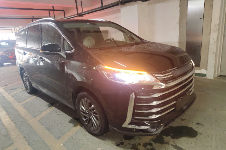 上汽大通MAXUS 大通G50 2023款 PLUS 1.5T 自动护航版车身外观3