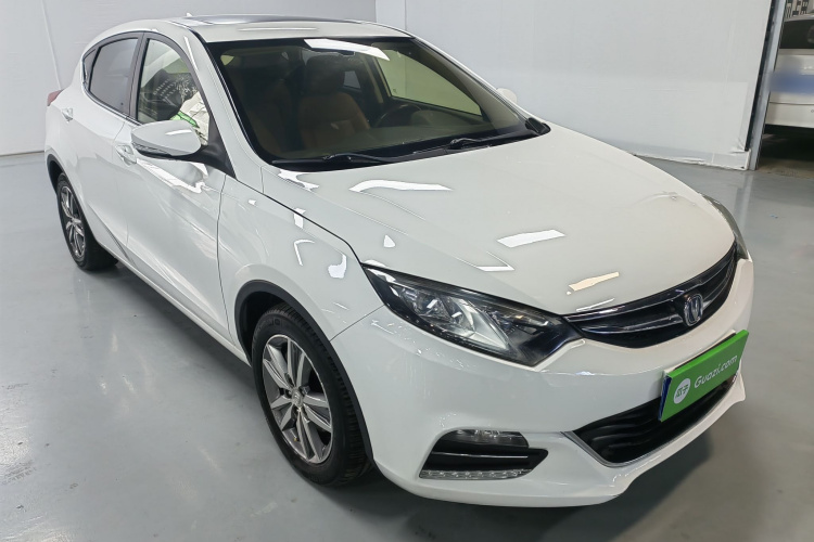 长安 逸动 2016款 XT 1.6L GDI 手动致酷型车身外观6005