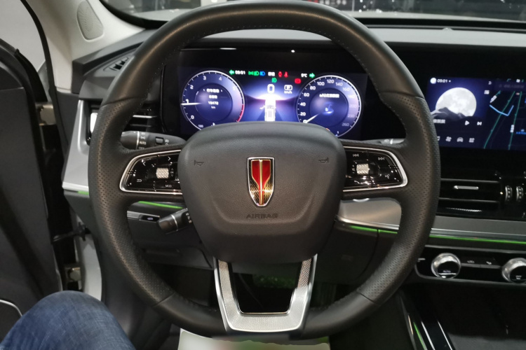 红旗HS5 2023款 2.0T 四驱旗享Pro版中控内饰13