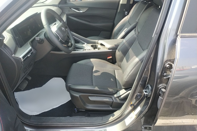 长安CS35PLUS 2023款 畅享版 1.4T DCT豪华型中控内饰19