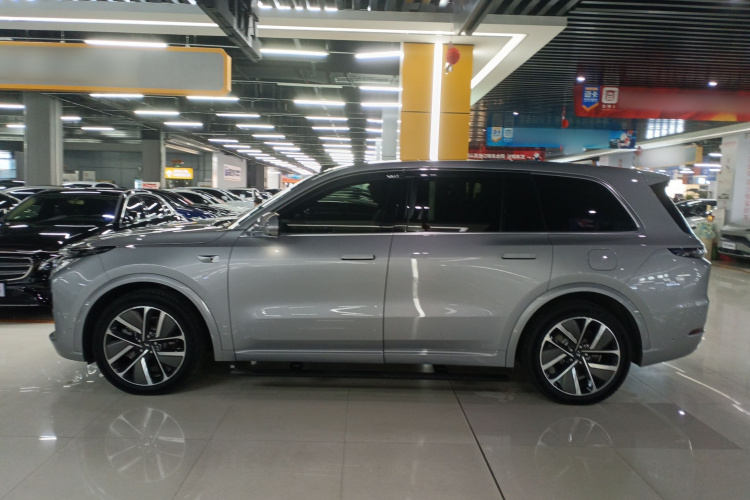 理想汽车 理想L9 2024款 Ultra车身外观4