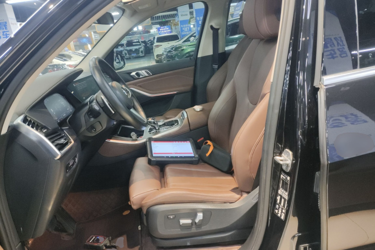 宝马X5(进口) 2022款 xDrive30i M运动套装中控内饰19