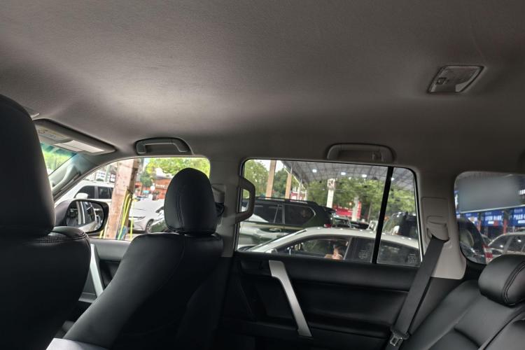 丰田 普拉多（平行进口）中控内饰7004