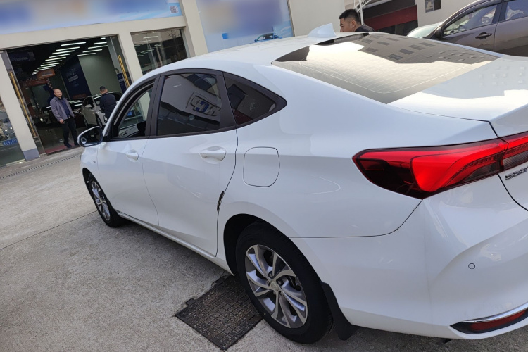 别克 威朗 2023款 Pro 乐享版车身外观4