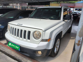 Jeep 自由客 2014款 2.4L 运动版