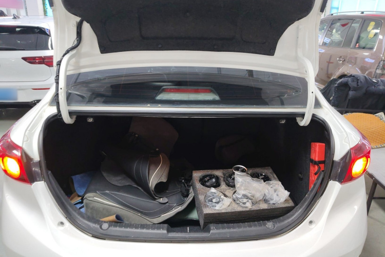 马自达3 昂克赛拉 2016款 三厢 1.5L 自动舒适型机舱底盘23