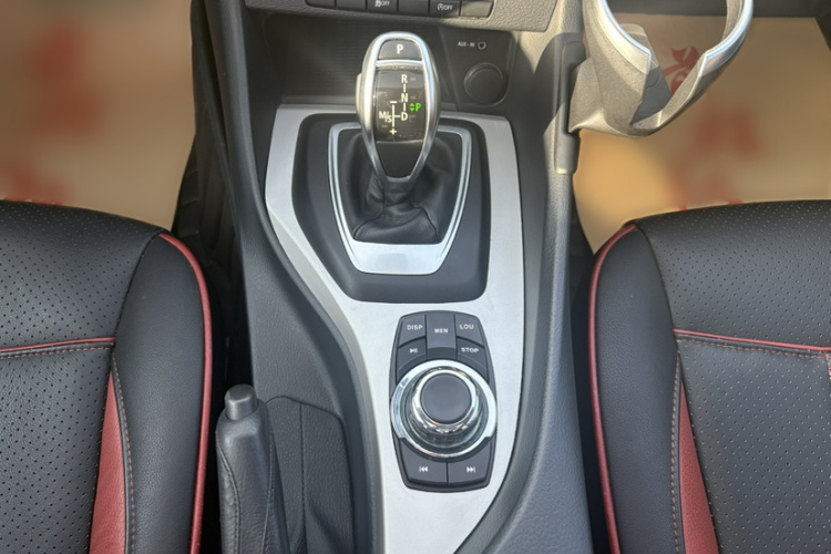 宝马X1 2014款 sDrive18i 时尚型中控内饰7006