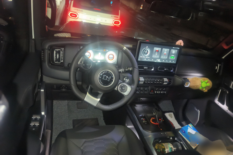 212 T01 2024款 2.0T 机械师中控内饰13