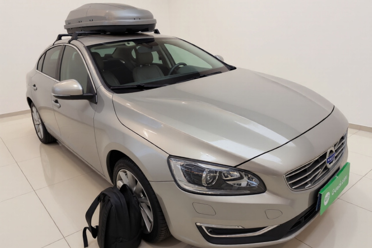 沃尔沃S60 2016款 S60L T4 智远版车身外观3