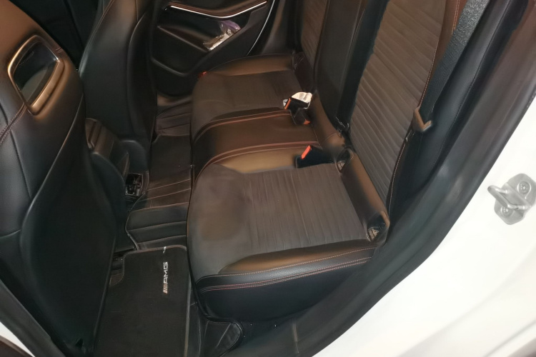 奔驰CLA 2015款 CLA 220 4MATIC中控内饰21