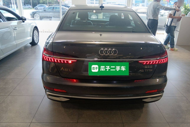 奥迪A6L 2024款 45 TFSI 臻选动感型车身外观6