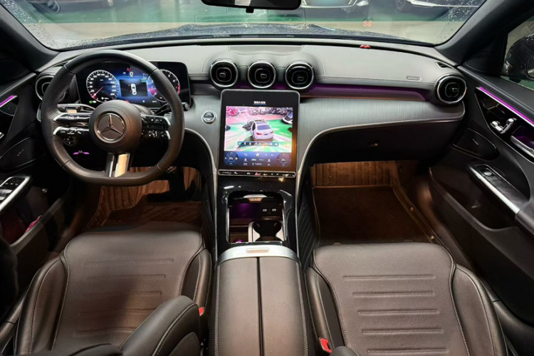 奔驰C级 2023款 改款 C 200 L 运动版中控内饰7002