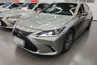 雷克萨斯ES 2022款 300h 卓越版