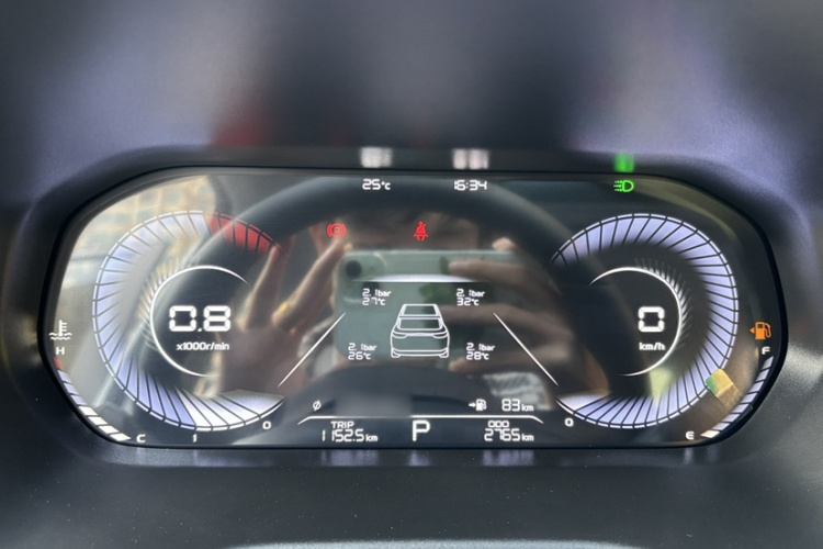 吉利汽车 帝豪 2025款 第4代 1.5L CVT尊贵型中控内饰7005