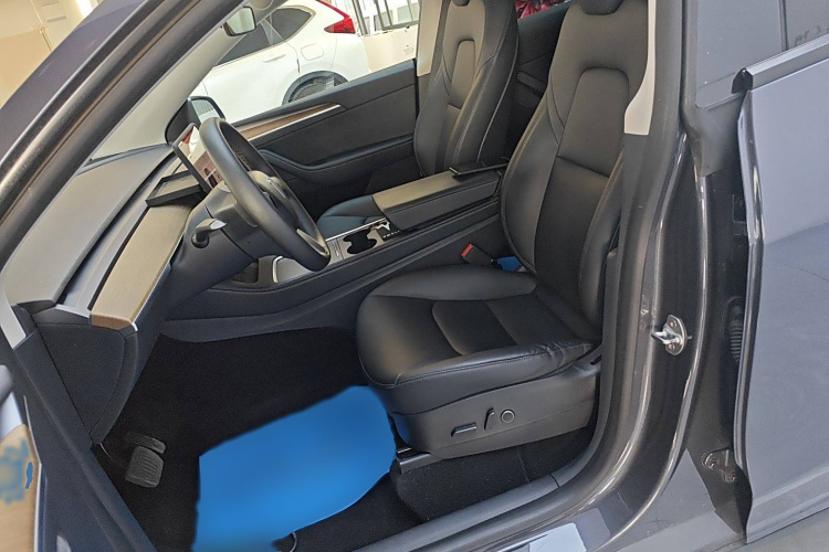 特斯拉 Model Y 2021款 长续航全轮驱动版局部细节19