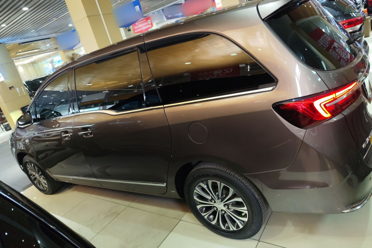 别克GL8 2022款 陆上公务舱 652T 豪华型车身外观6003