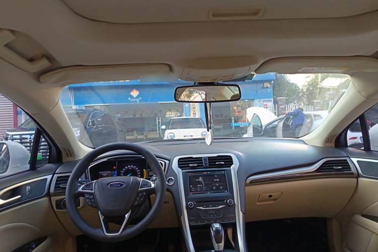 福特 蒙迪欧 2013款 2.0L GTDi200豪华型中控内饰22