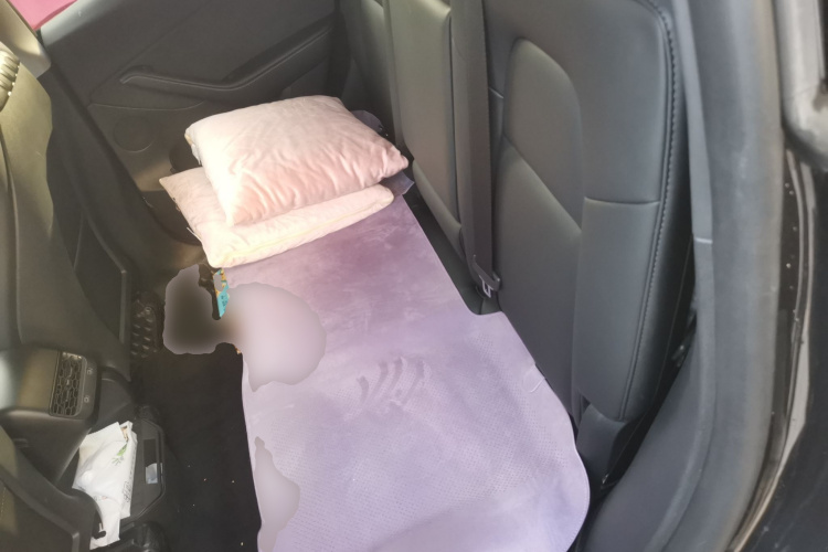 特斯拉 Model Y 2024款 后轮驱动版中控内饰21