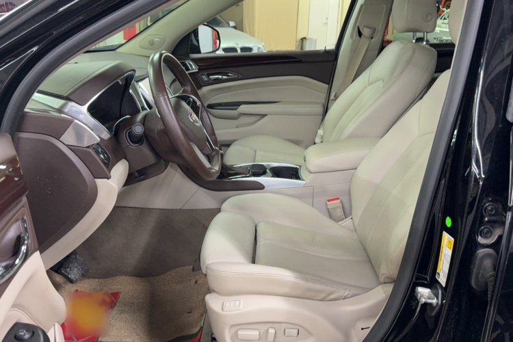 凯迪拉克SRX 2013款 3.0L 精英型中控内饰7004