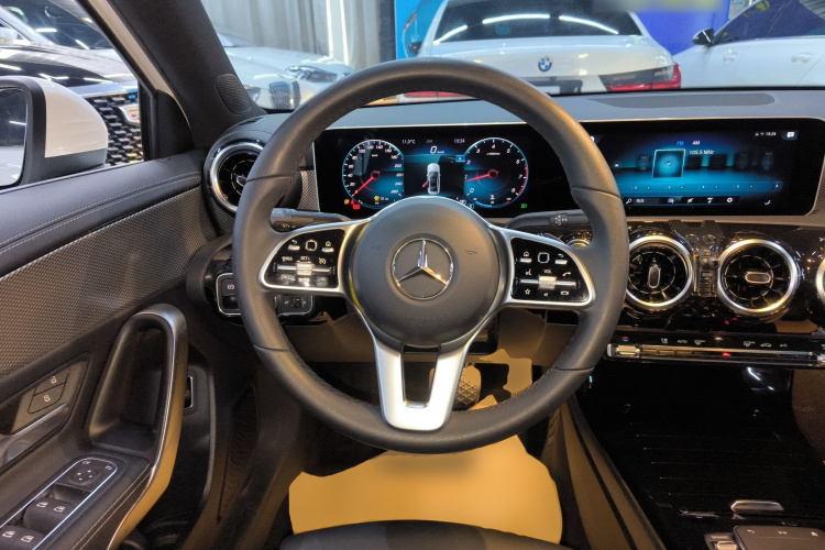 奔驰A级 2020款 改款二 A 180 L 运动轿车局部细节13