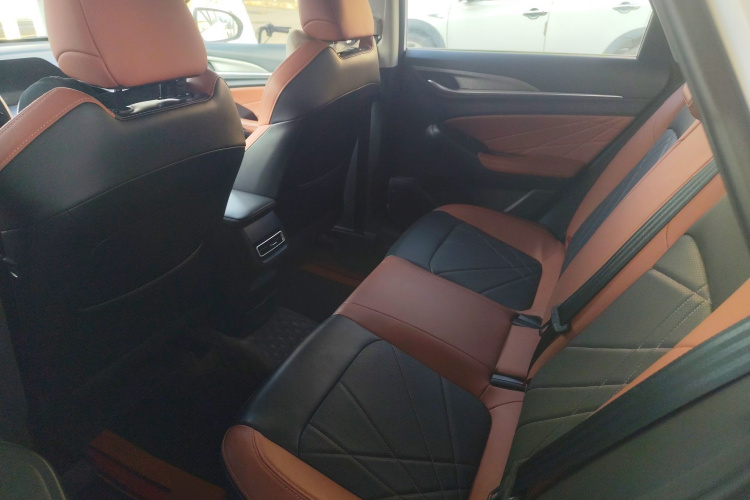 长安 逸动 2023款 畅享版 PLUS 蓝鲸NE 1.4T GDI DCT尊贵版中控内饰7004