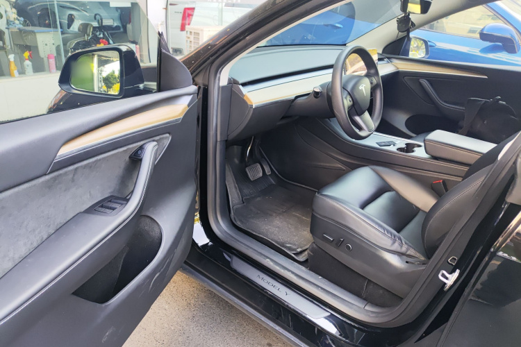 特斯拉 Model Y 2021款 标准续航后驱版中控内饰7003
