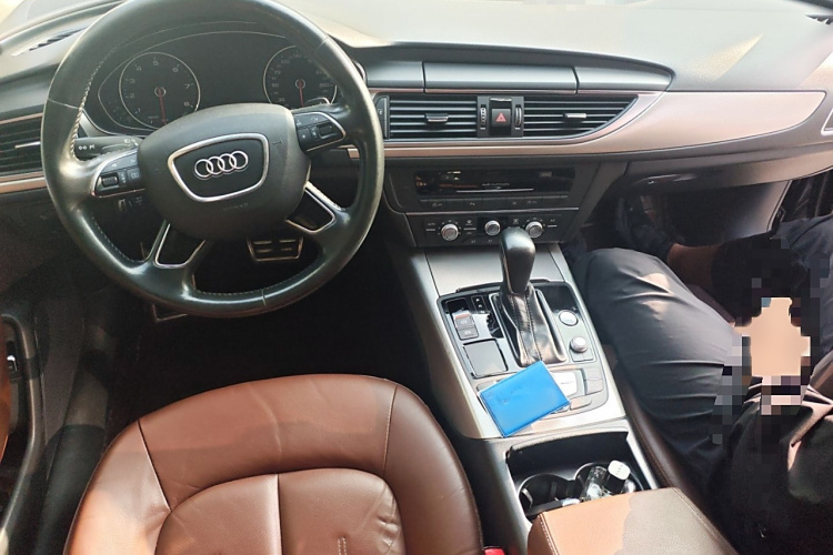 奥迪A6L 2018款 30周年年型 35 TFSI 时尚型中控内饰7002