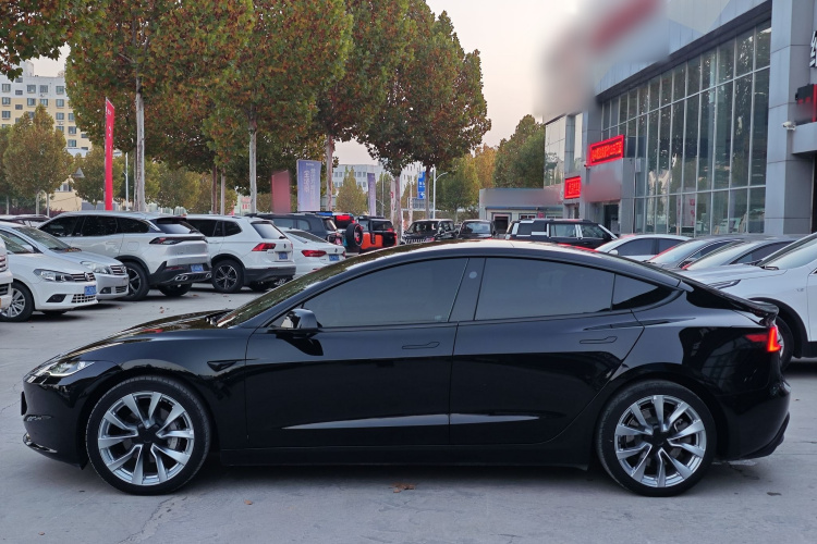 特斯拉 Model 3 2023款 长续航全轮驱动版车身外观6003