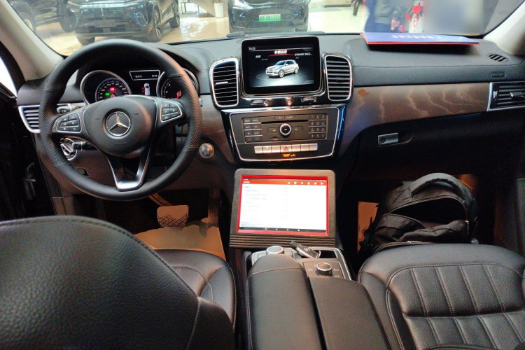 奔驰GLE 2018款 GLE 320 4MATIC 动感型臻藏版中控内饰12