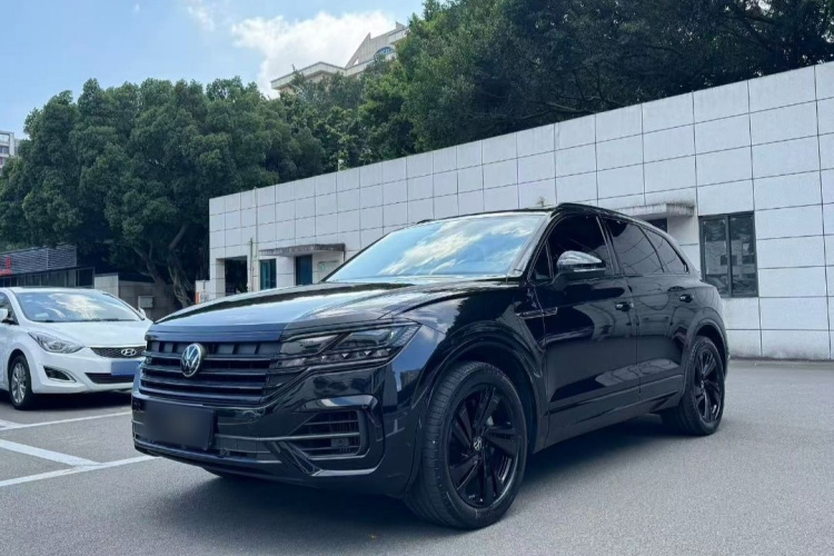 大众 途锐  3.0TSI 锐享版 曜黑运动套装车身外观1