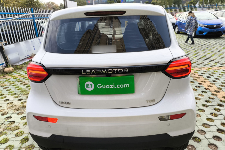 零跑汽车 零跑T03 2021款 400轻享版 磷酸铁锂车身外观6