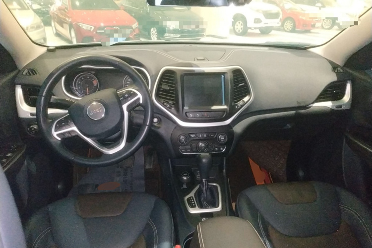 Jeep 自由光 2017款 2.4L 优越版中控内饰7002