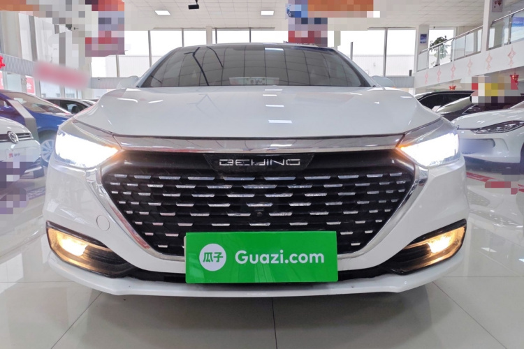 北京汽车 北京U5 2020款 1.5L 手动尊贵版 国VI车身外观2