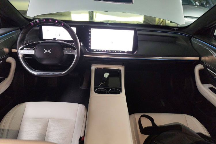 小鹏P7 2023款 P7i 702 Max中控内饰7002